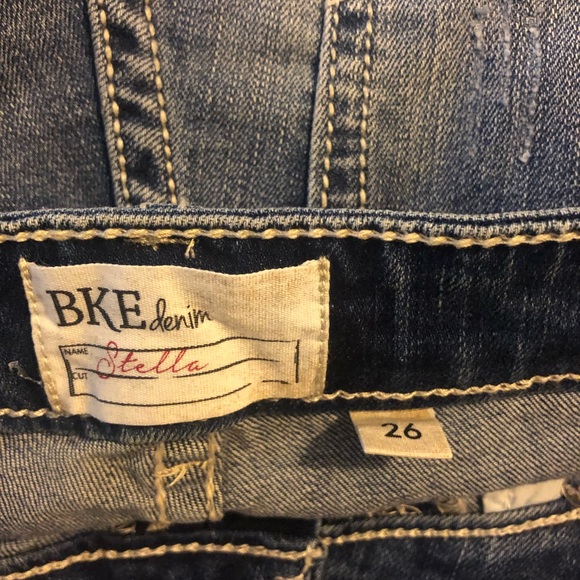 BKE Denim - Women’s size 26 BKE Stella caprees (brand new)